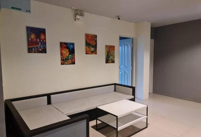 Baan Pheun Hostel บ้านเพื่อน โฮสเทล