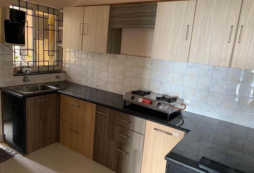 مبيت وإفطار Homestay Peshkopi