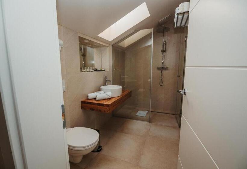 住宿加早餐  Pensiunea Gambrinus