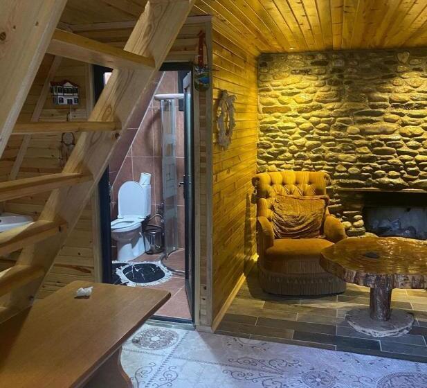 ベッドアンドブレックファースト Yuvacik Kazli Bahçe Bungalov Otel Ve Restoran