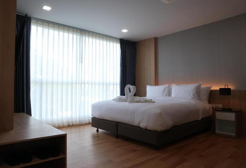 Hotel โรงแรมบลอสซั่ม เพชรบูรณ์ Blossom