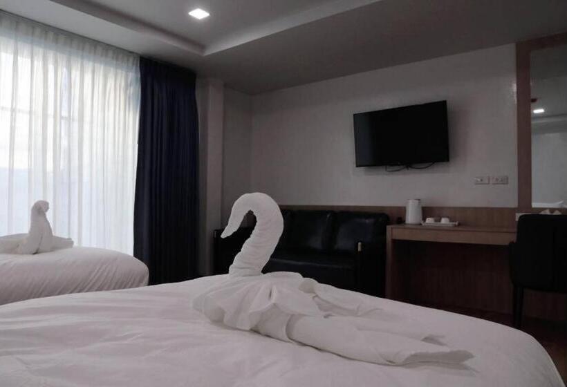 Hotel โรงแรมบลอสซั่ม เพชรบูรณ์ Blossom