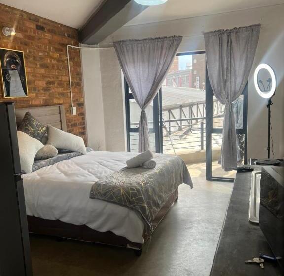 Capital Lifestyle Maboneng 305