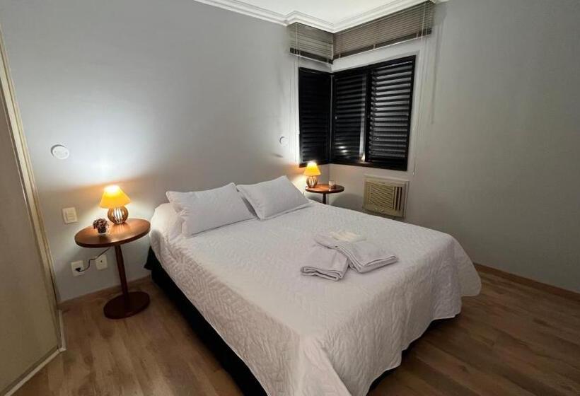 Flat Saint Charles