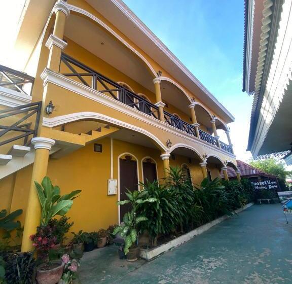 Отель Golden  Dondet