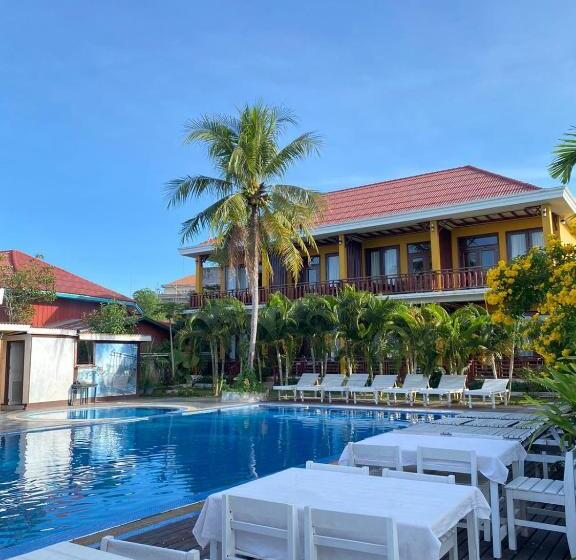 Отель Golden  Dondet