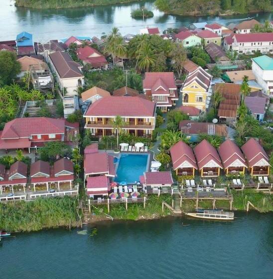 Отель Golden  Dondet