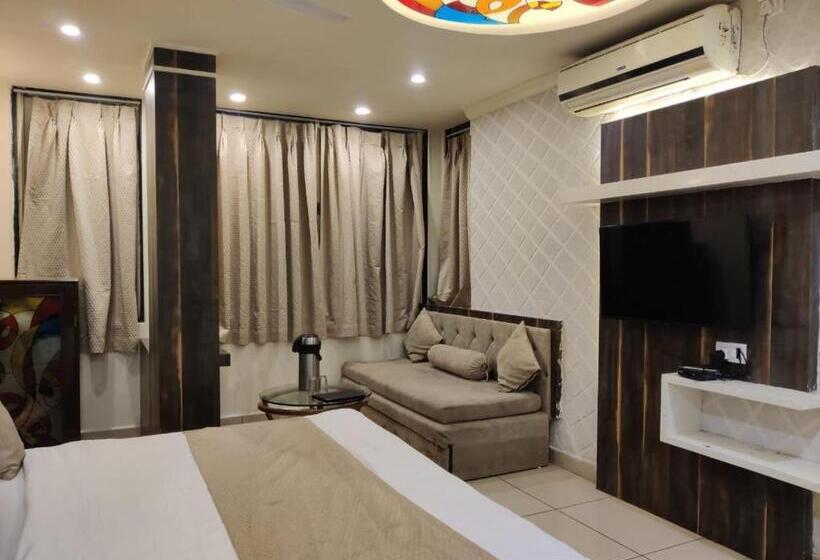 Отель Abhilasha