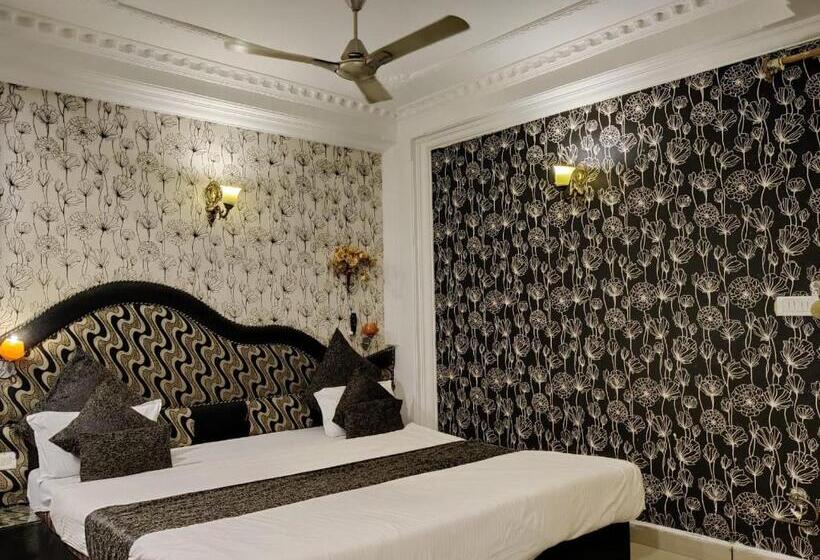 Отель Abhilasha