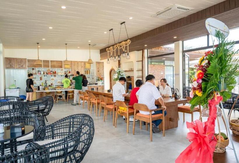 هتل Apple House & Coffee