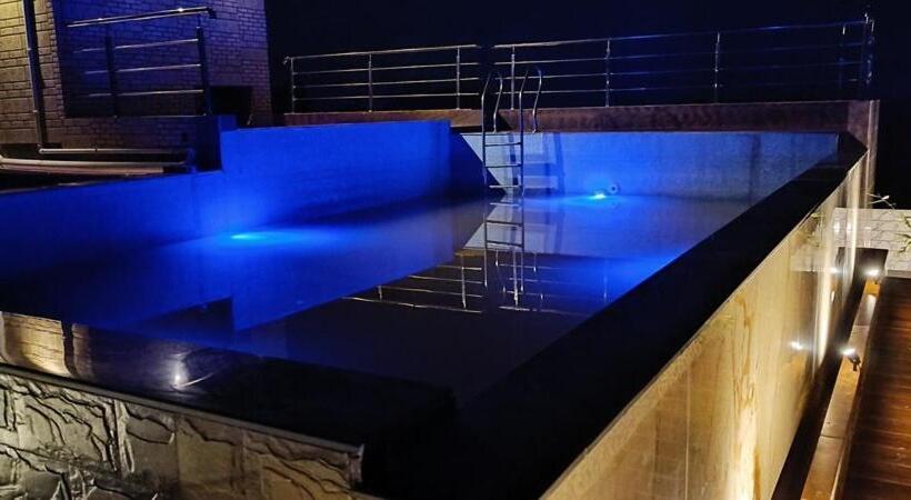 בית מלון כפרי Bishnupur River Side Resort