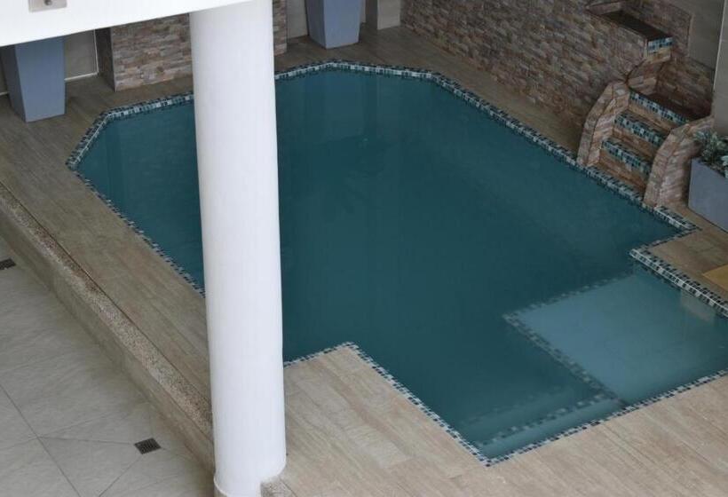 בית מלון כפרי Chalet Lo Tres Hermanos