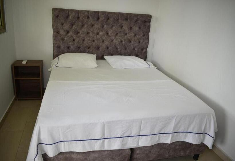 בית מלון כפרי Chalet Lo Tres Hermanos