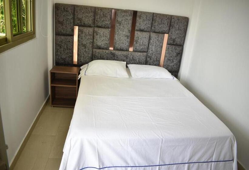 בית מלון כפרי Chalet Lo Tres Hermanos