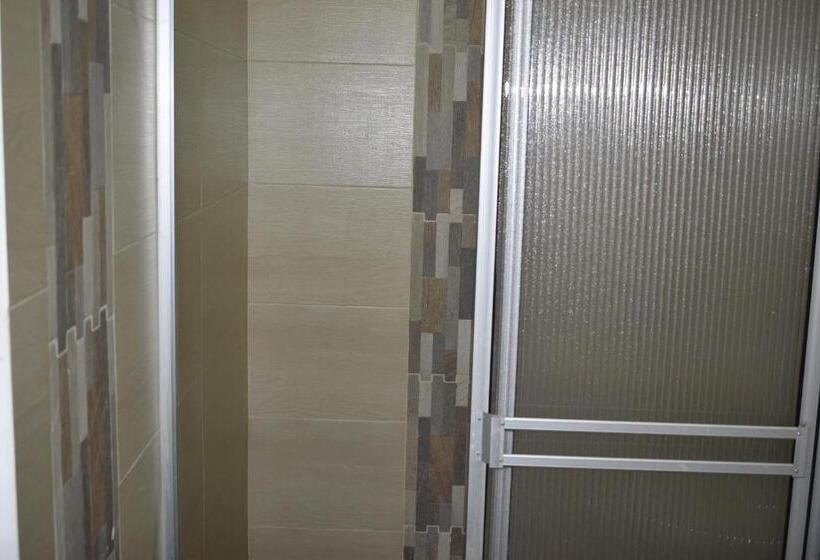 בית מלון כפרי Chalet Lo Tres Hermanos