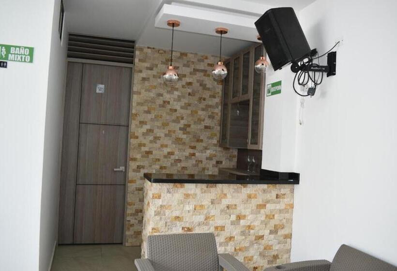 בית מלון כפרי Chalet Lo Tres Hermanos