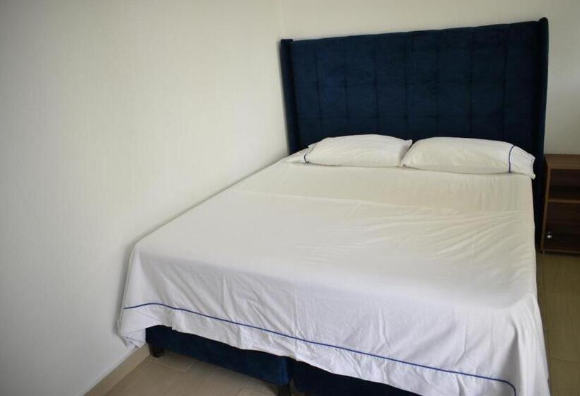 هتل Chalet Lo Tres Hermanos