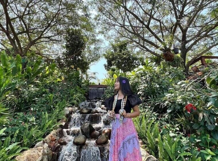 בית מלון כפרי Chomka Thnong Resort