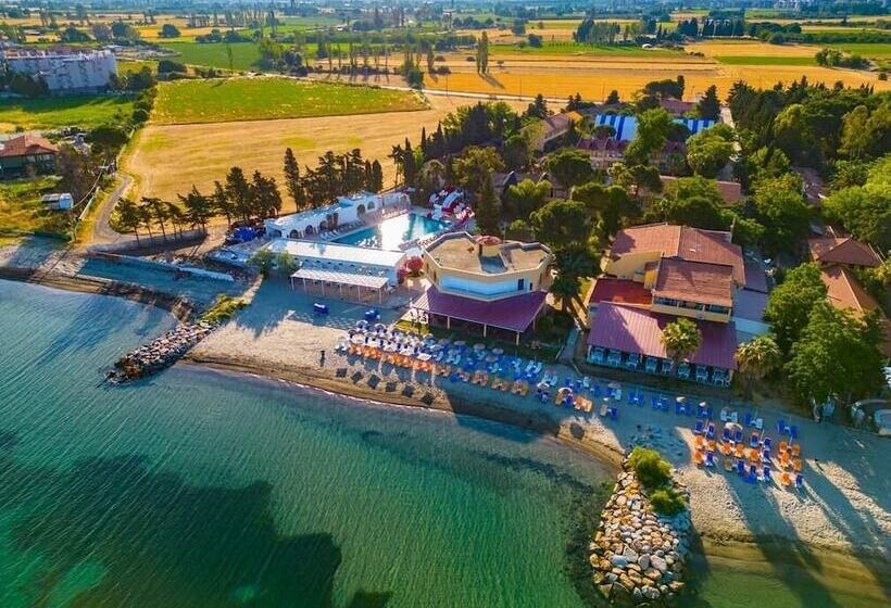 Отель Dream Holi̇day Resort