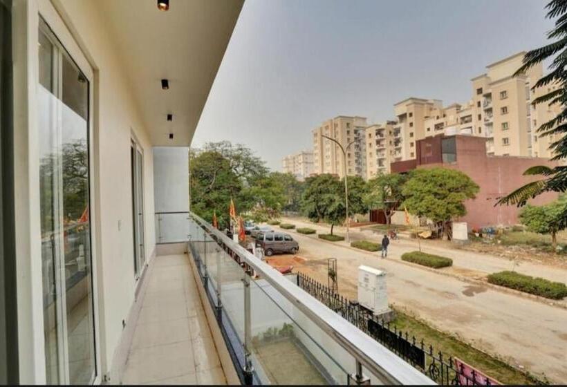 Отель O Expo Inn