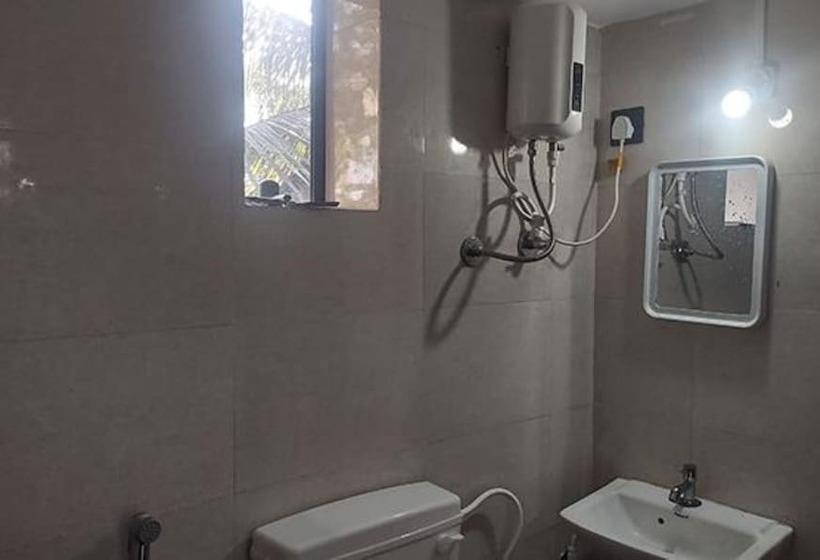 בית מלון כפרי Fabexpress Peacock Suites