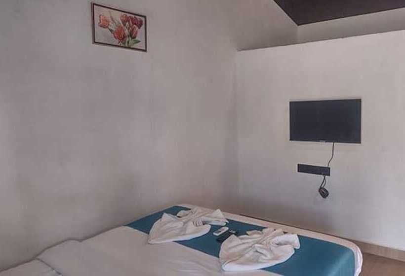 호텔 Fabexpress Peacock Suites