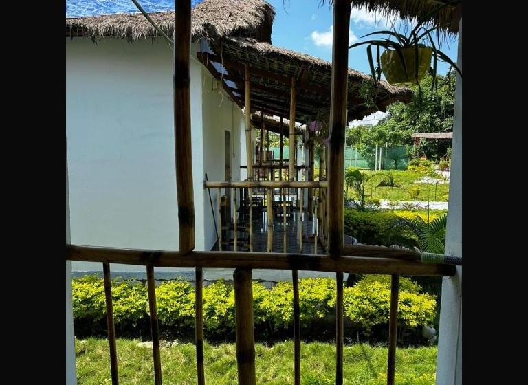 בית מלון כפרי Falcon Jungle Resort