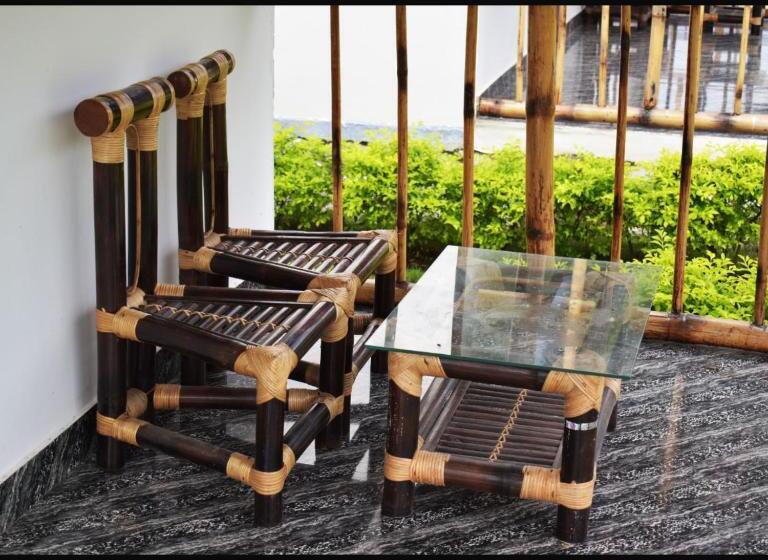 בית מלון כפרי Falcon Jungle Resort