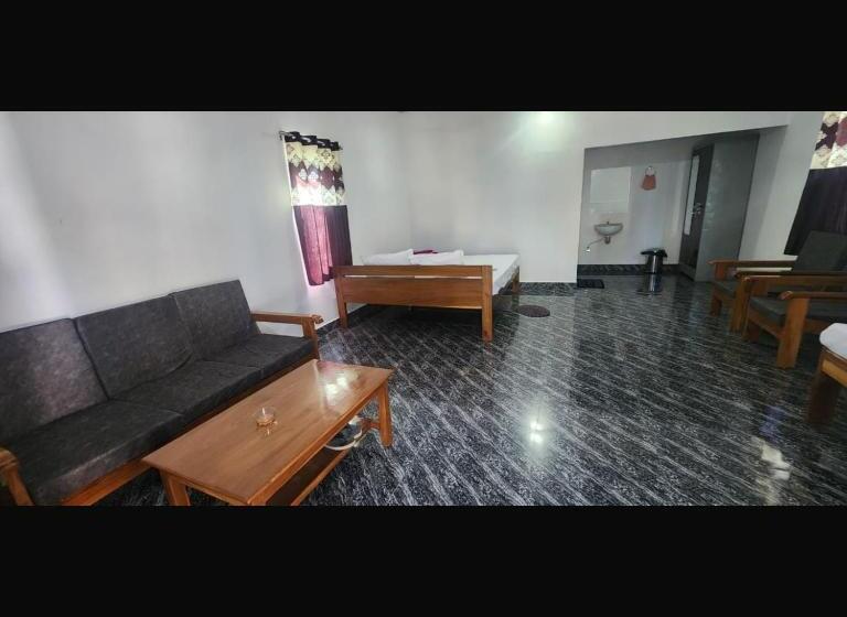 בית מלון כפרי Falcon Jungle Resort