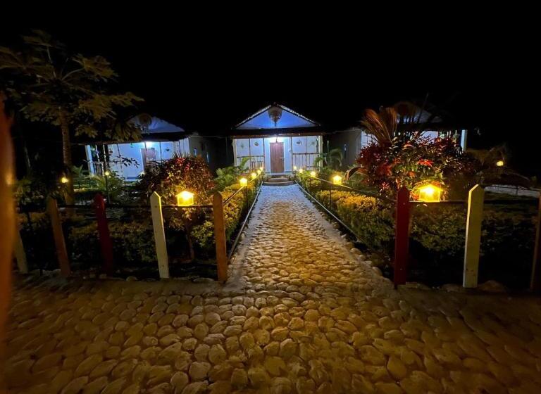 فندق Falcon Jungle Resort