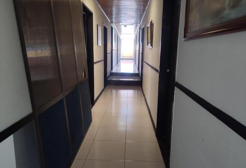 هتل Habitaciones Con 1 Cama Y Baño Privado