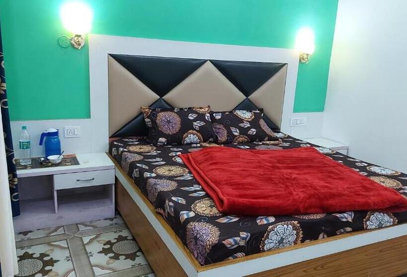 בית מלון כפרי Hill Paradizè Restaurant & A Peaceful Stay! Mostly Visiting Places Are Near By