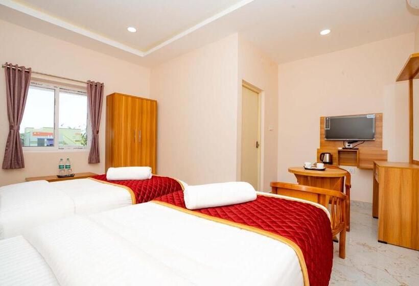 ホテル Kalpana Residency