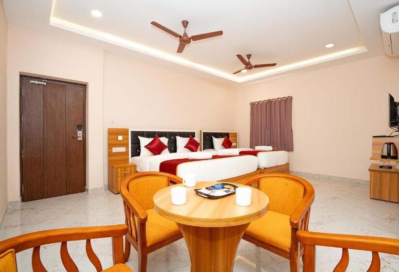 ホテル Kalpana Residency