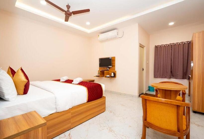 ホテル Kalpana Residency