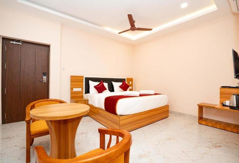 ホテル Kalpana Residency