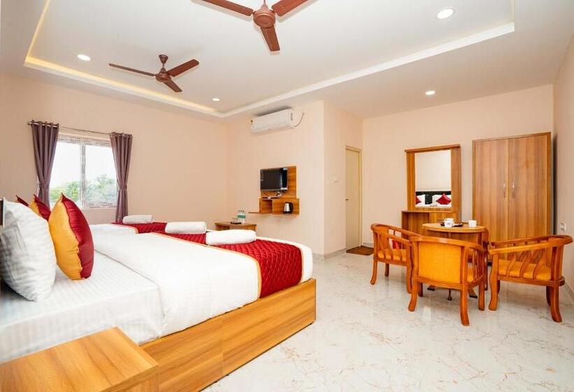 ホテル Kalpana Residency