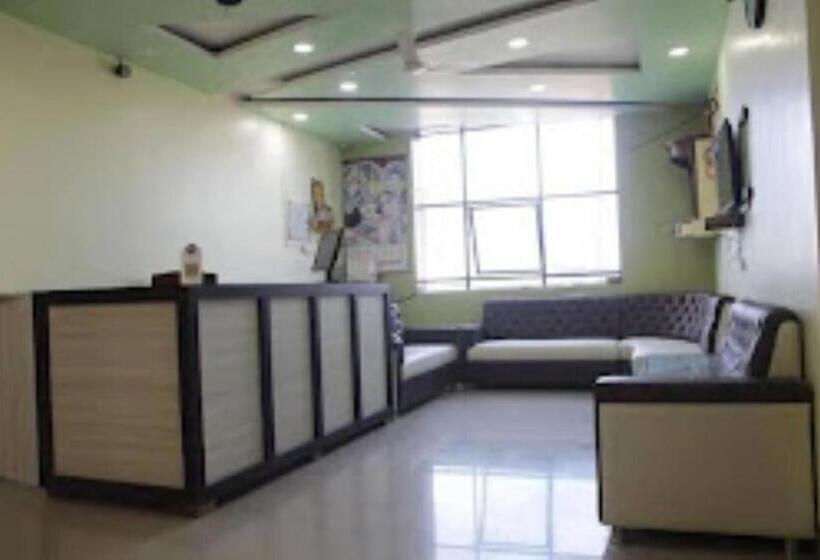 בית מלון כפרי Kalpshil Ashta , Ashta