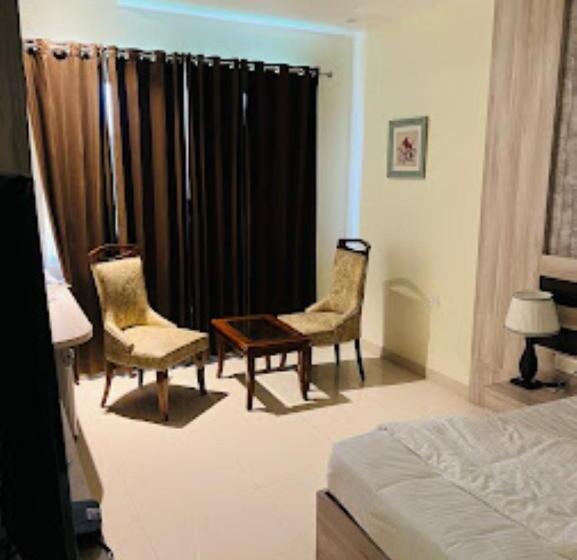 בית מלון כפרי King S Imperial , Kiratpura