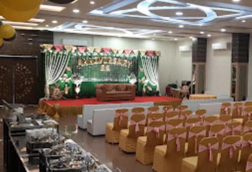 בית מלון כפרי King S Imperial , Kiratpura