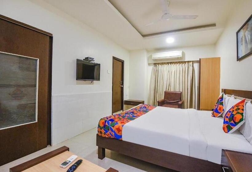 Отель Leela Grand Inn