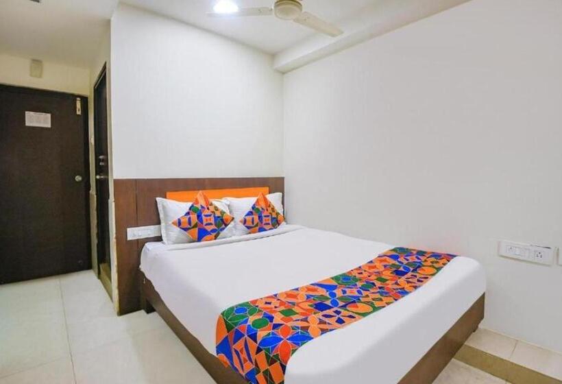 Отель Leela Grand Inn