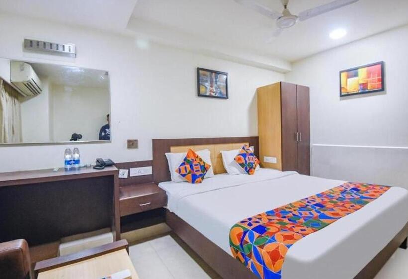 Отель Leela Grand Inn