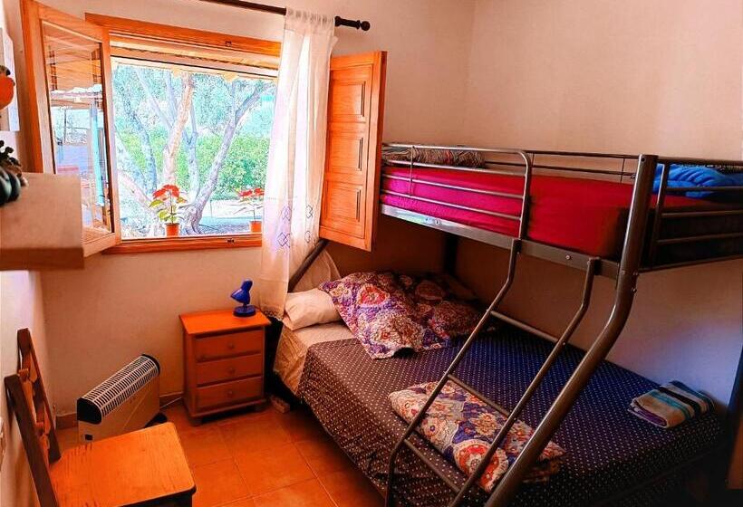 בית מלון כפרי Django