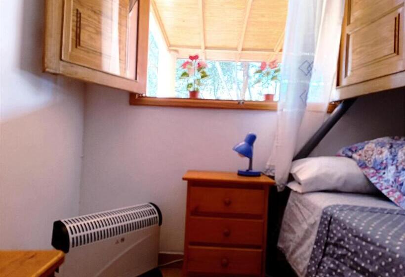 בית מלון כפרי Django