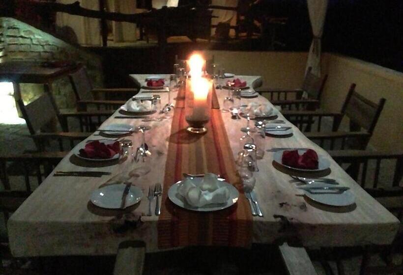 فندق Mikumi Wilderness Camp