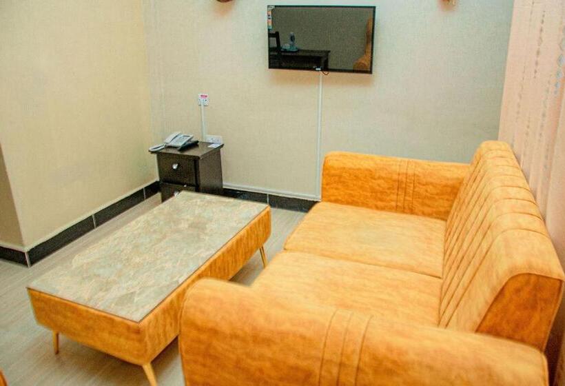 호텔 Mlimwa Hill Palace