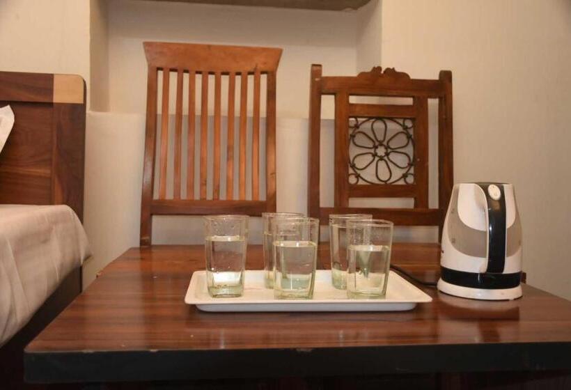 酒店 Oyo 8201 Blg Villa Guest House