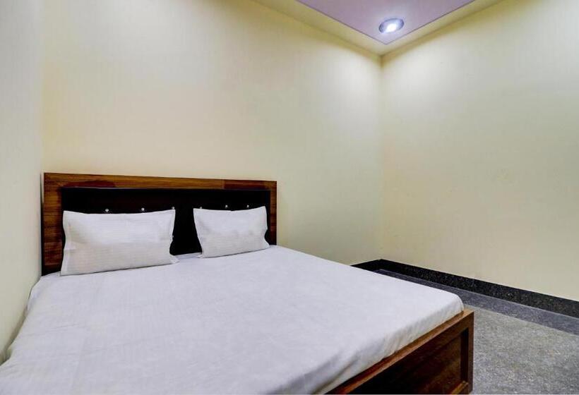 فندق Oyo 8209 The Park Ovo Hotal