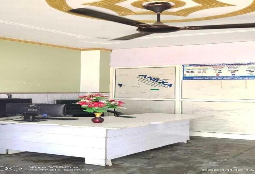 בית מלון כפרי Oyo Le Grande Guest House